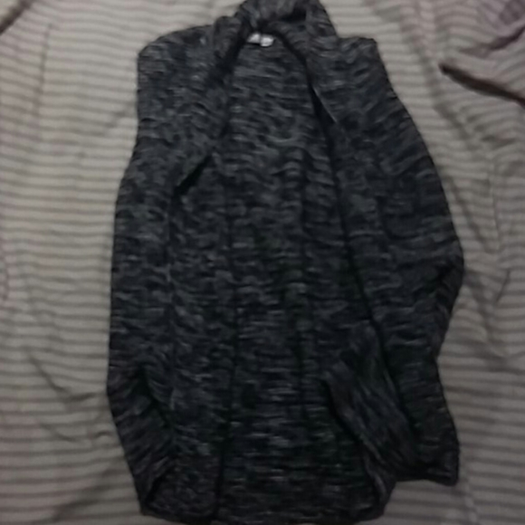 Sleeveless gap sweater - Picture 2 of 2